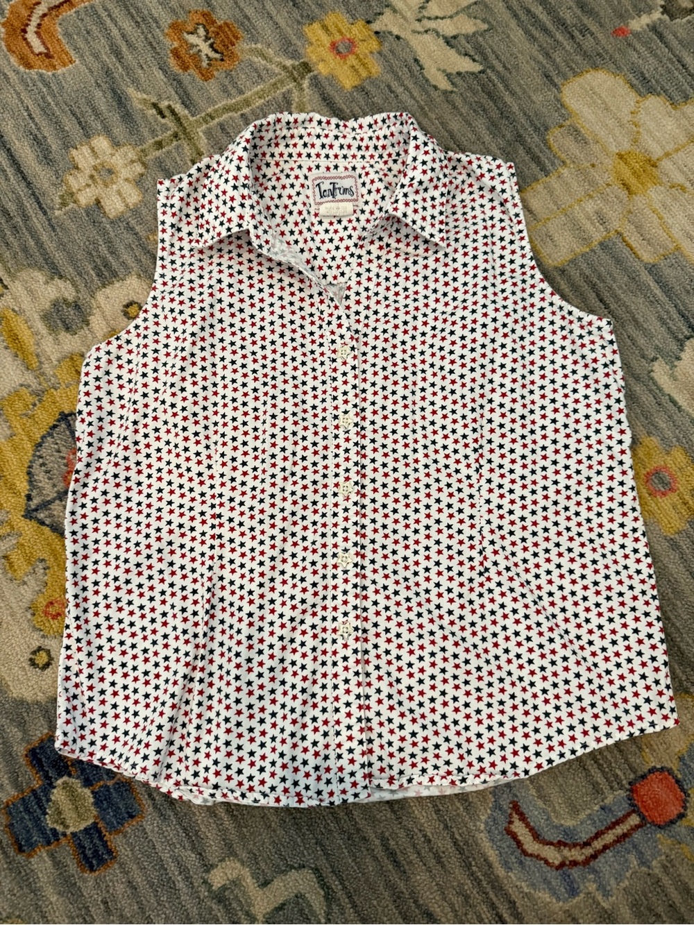 VTG Tantrums sleeveless button-down shirt small red star pattern petite large